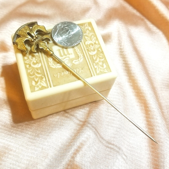 Victorian Era Etruscan Revival Fluer De Lis Hat Pin - Picture 8 of 8